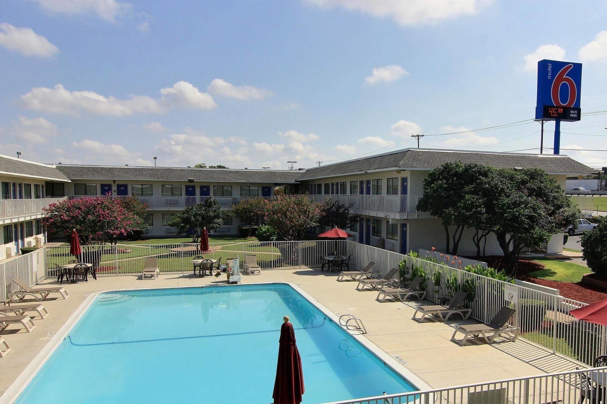 Motel 6-Austin, Tx - North Exterior foto